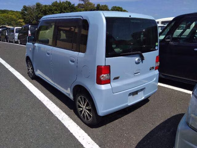 DAIHATSU MOVE CONTE