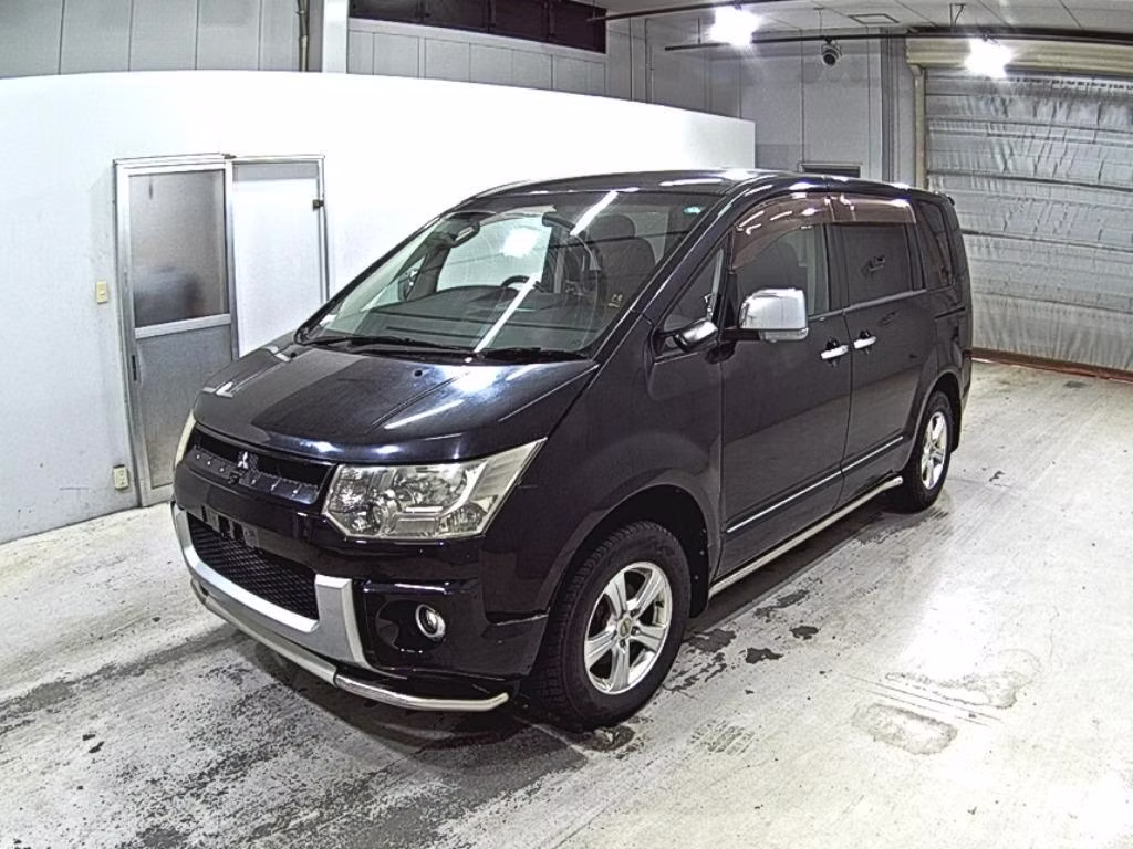 MITSUBISHI DELICA D:5