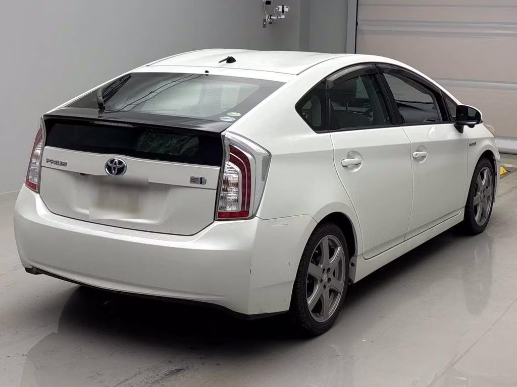TOYOTA PRIUS