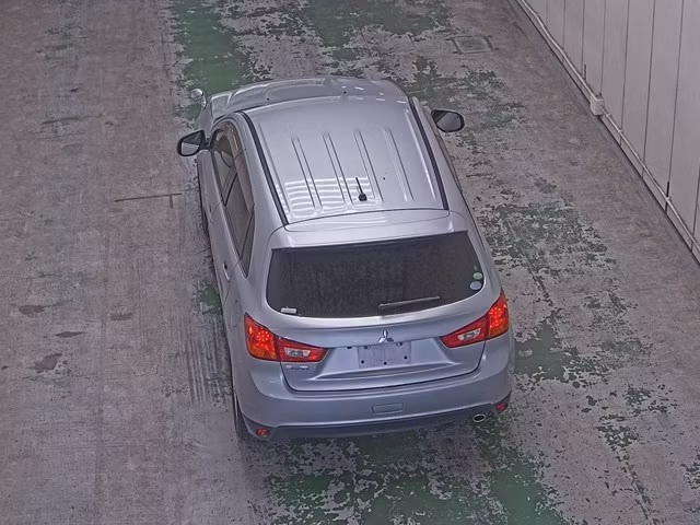 MITSUBISHI RVR