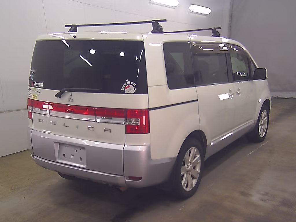 MITSUBISHI DELICA D:5