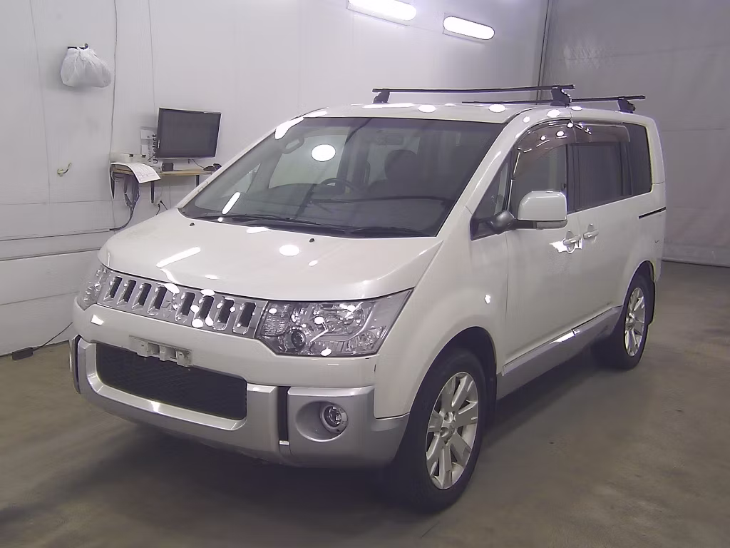 MITSUBISHI DELICA D:5