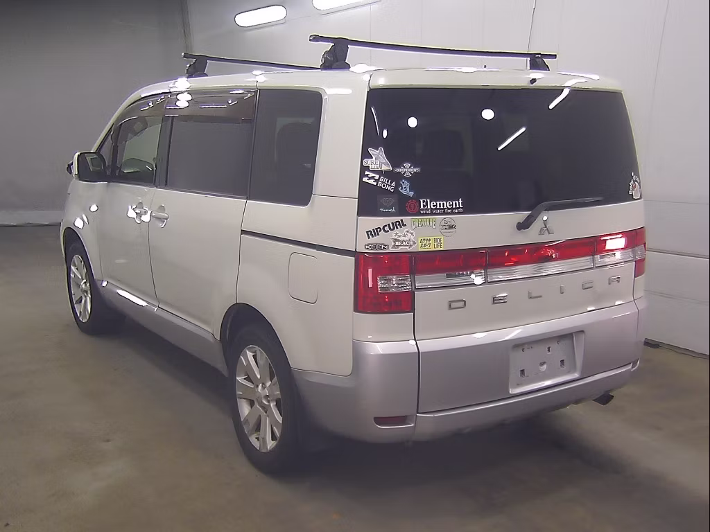 MITSUBISHI DELICA D:5