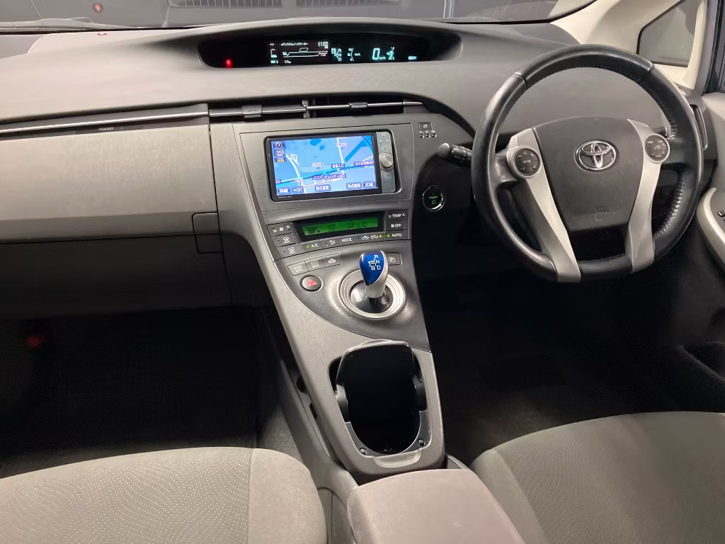TOYOTA PRIUS