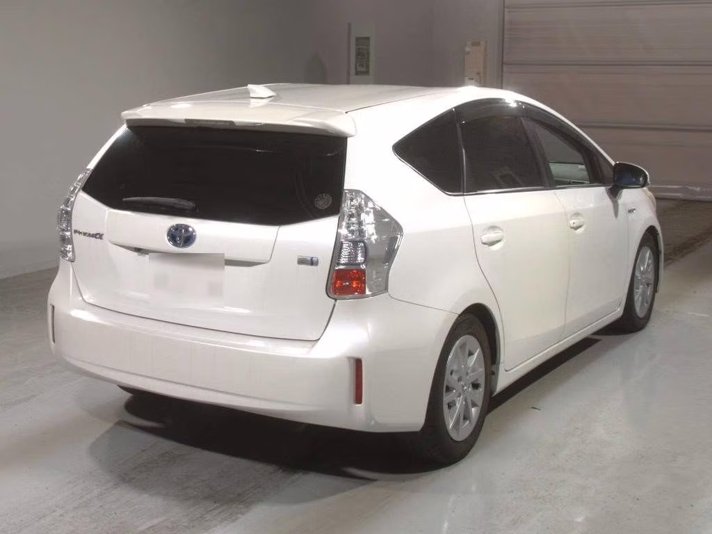 TOYOTA PRIUS ALPHA