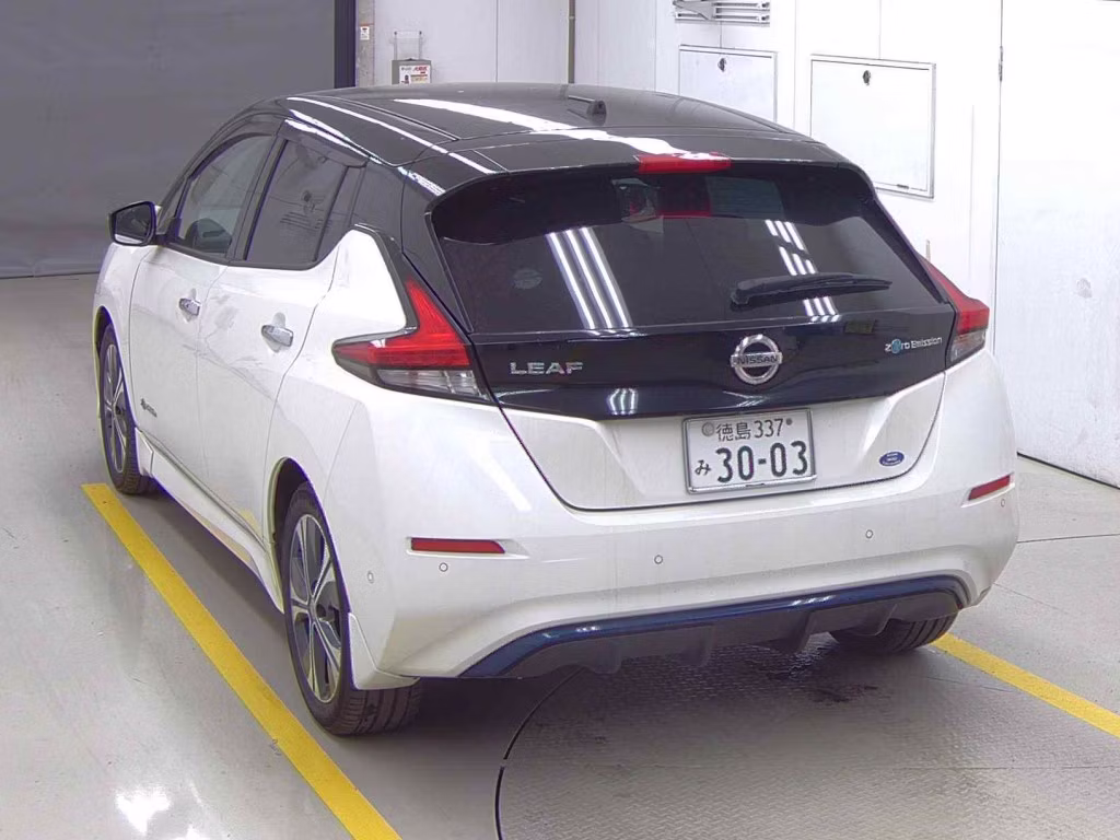 NISSAN LEAF