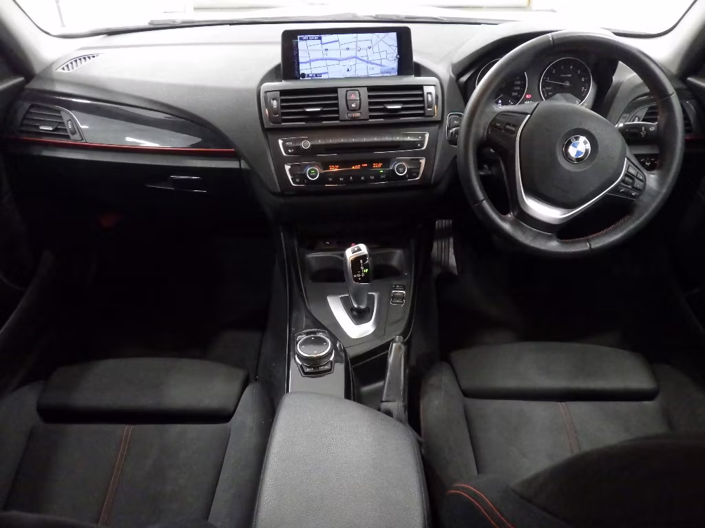 BMW 1-SERIES