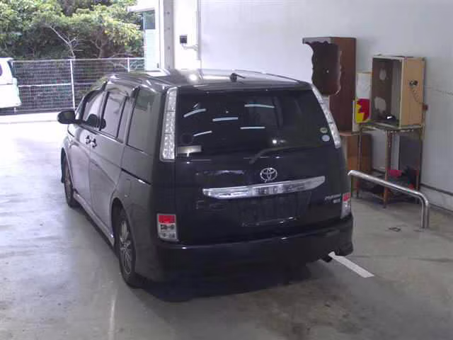 TOYOTA ISIS