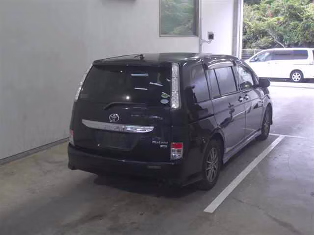 TOYOTA ISIS