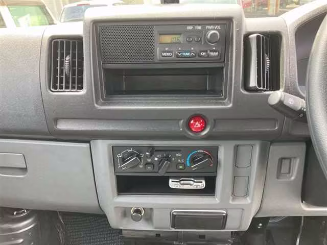 MITSUBISHI MINICAB