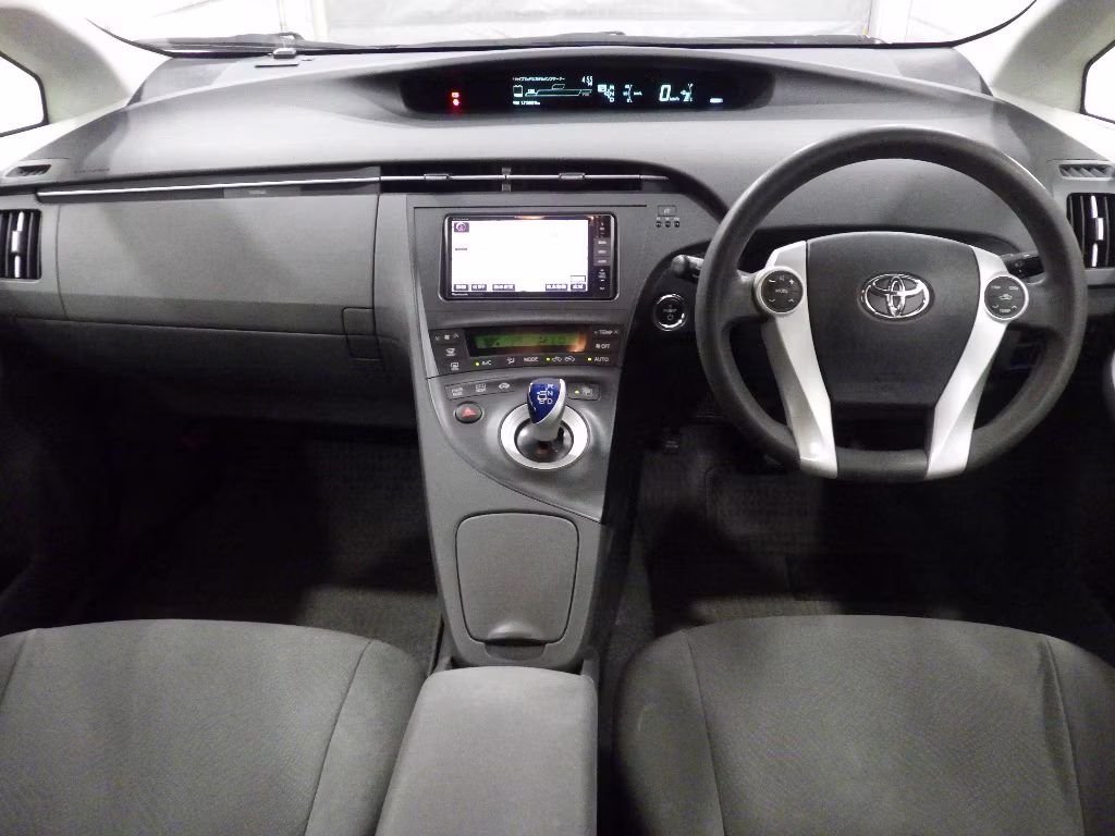 TOYOTA PRIUS
