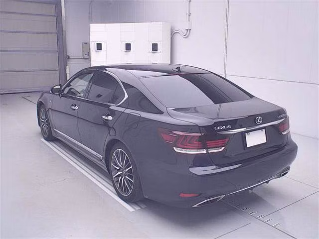 LEXUS LS600H