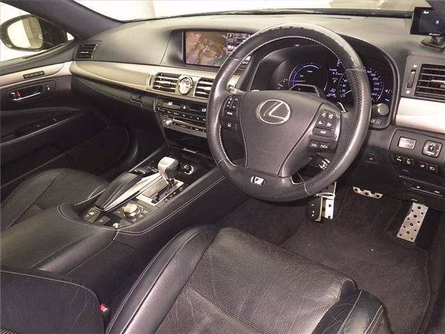 LEXUS LS600H