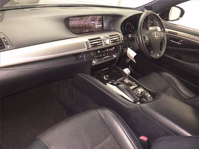 LEXUS LS600H