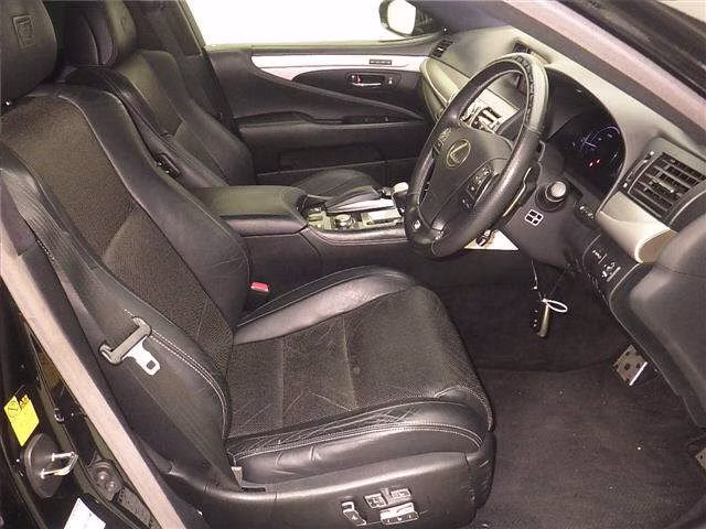 LEXUS LS600H