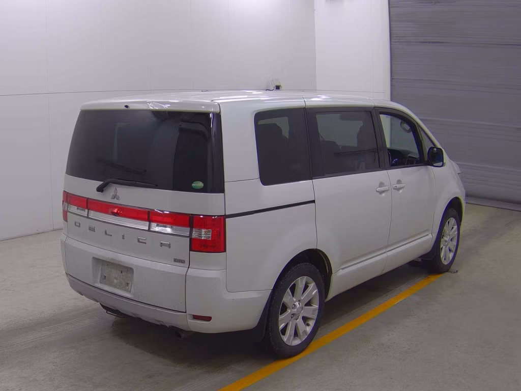 MITSUBISHI DELICA D:5