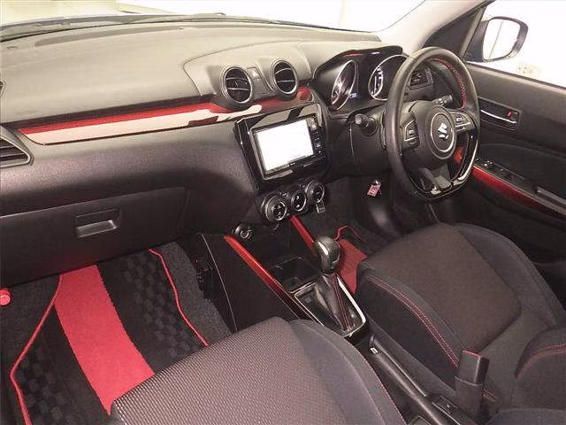 SUZUKI SWIFT