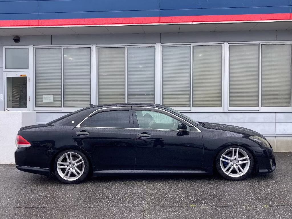TOYOTA CROWN