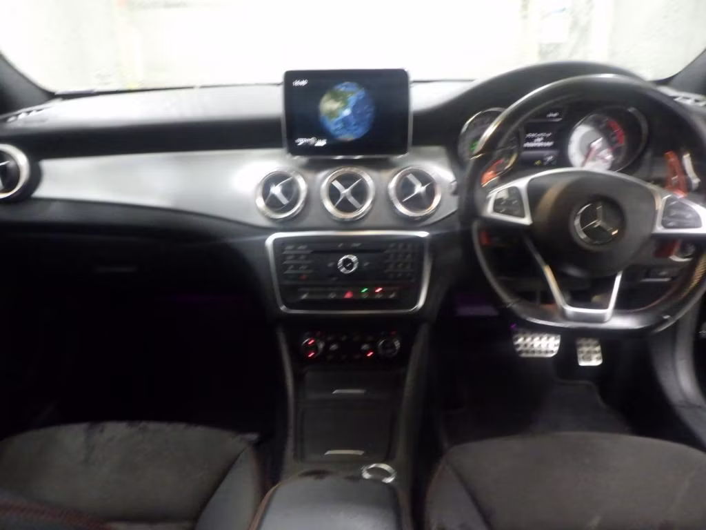 MERCEDES-BENZ CLA-CLASS
