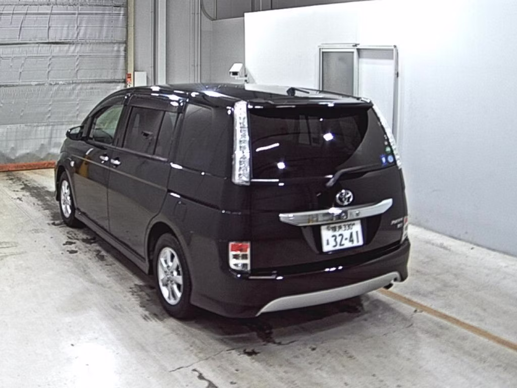 TOYOTA ISIS