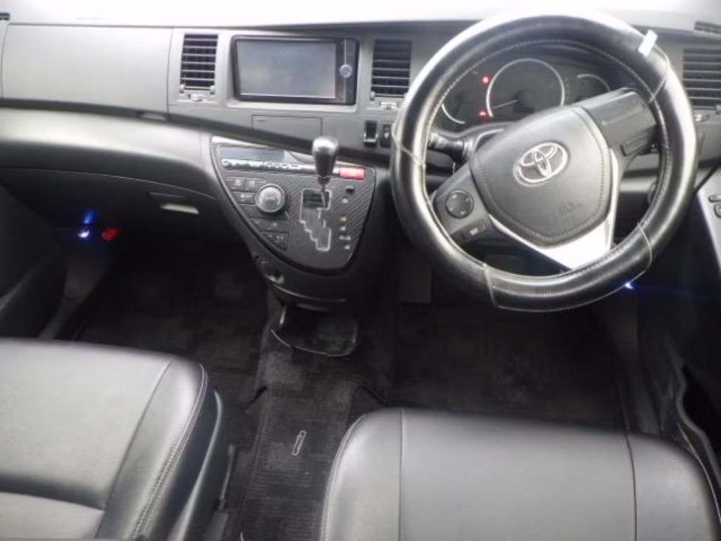 TOYOTA ISIS