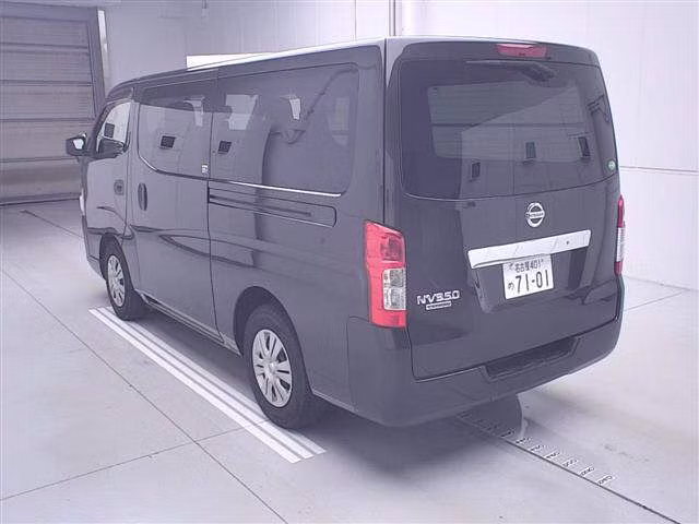 NISSAN NV350 CARAVAN