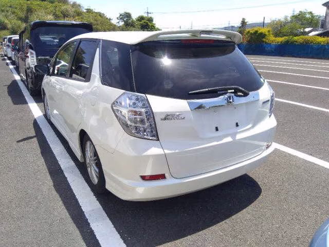 HONDA FIT SHUTTLE