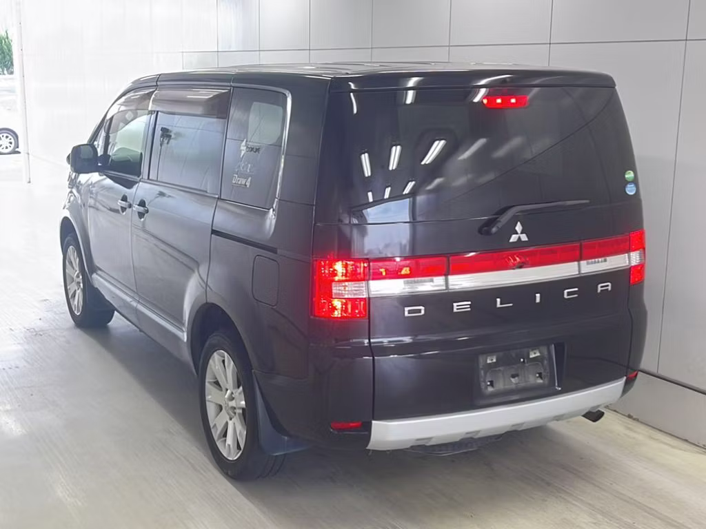 MITSUBISHI DELICA D:5