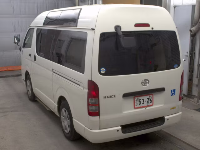 TOYOTA REGIUS ACE