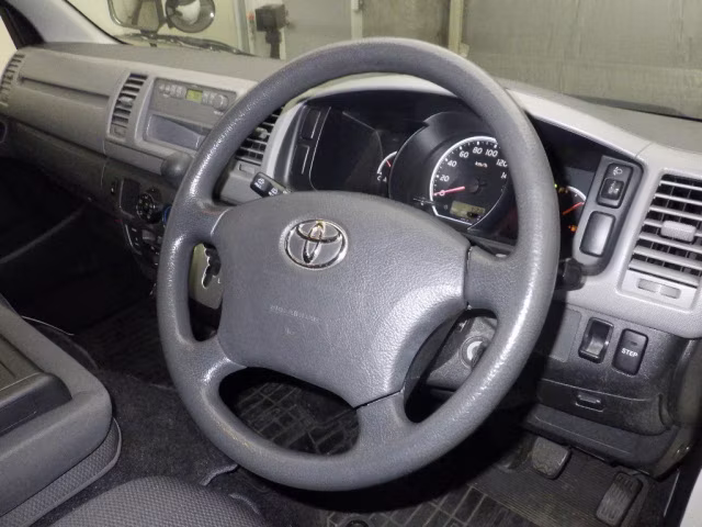 TOYOTA REGIUS ACE