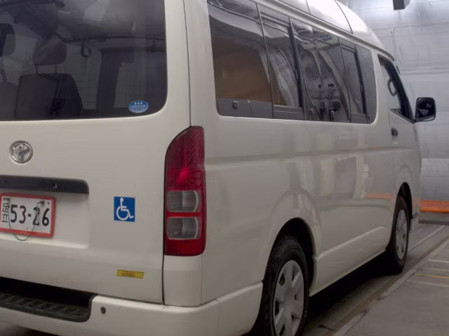 TOYOTA REGIUS ACE