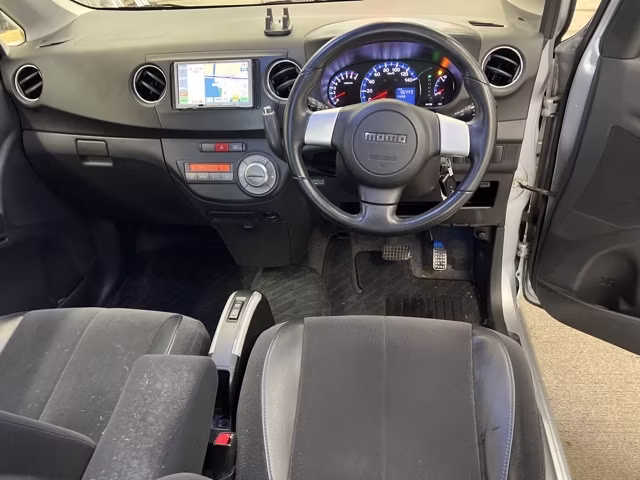 SUBARU LUCRA