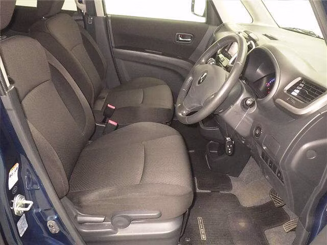 MITSUBISHI DELICA D:2