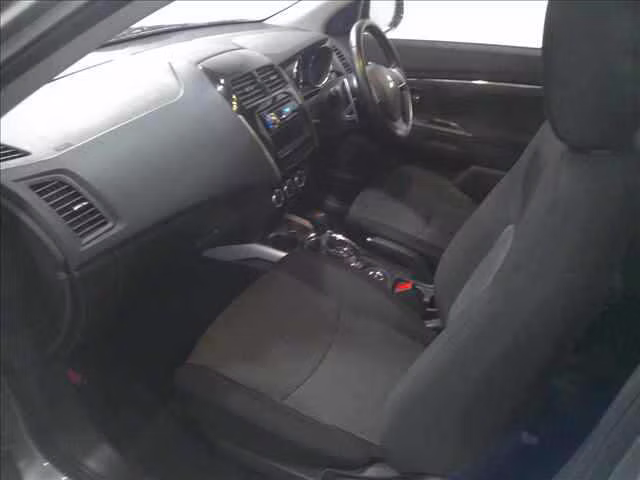 MITSUBISHI RVR