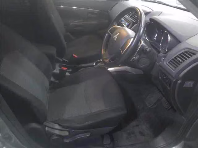 MITSUBISHI RVR