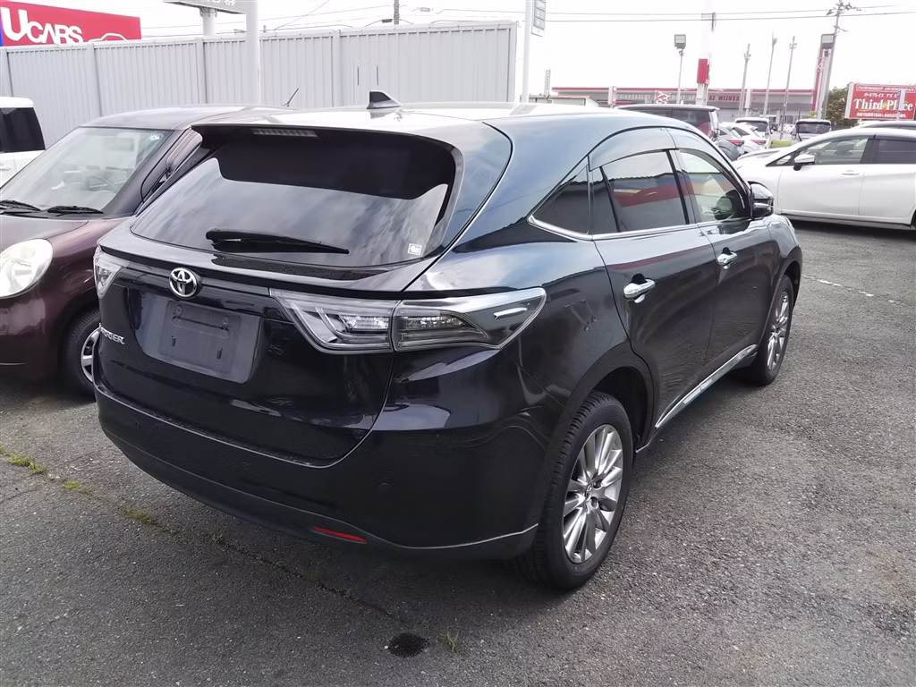 TOYOTA HARRIER
