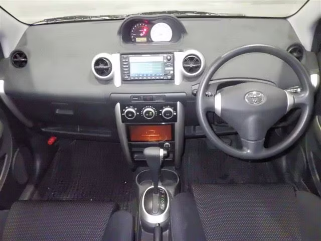 TOYOTA IST