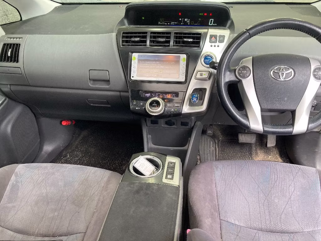 TOYOTA PRIUS ALPHA