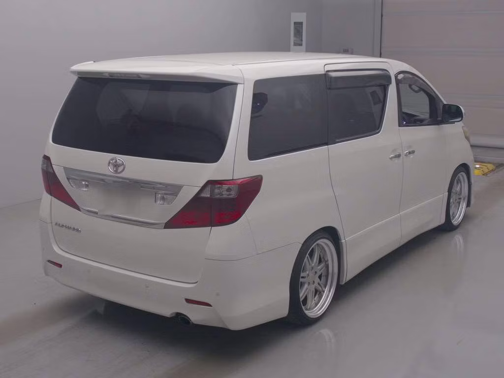 TOYOTA ALPHARD