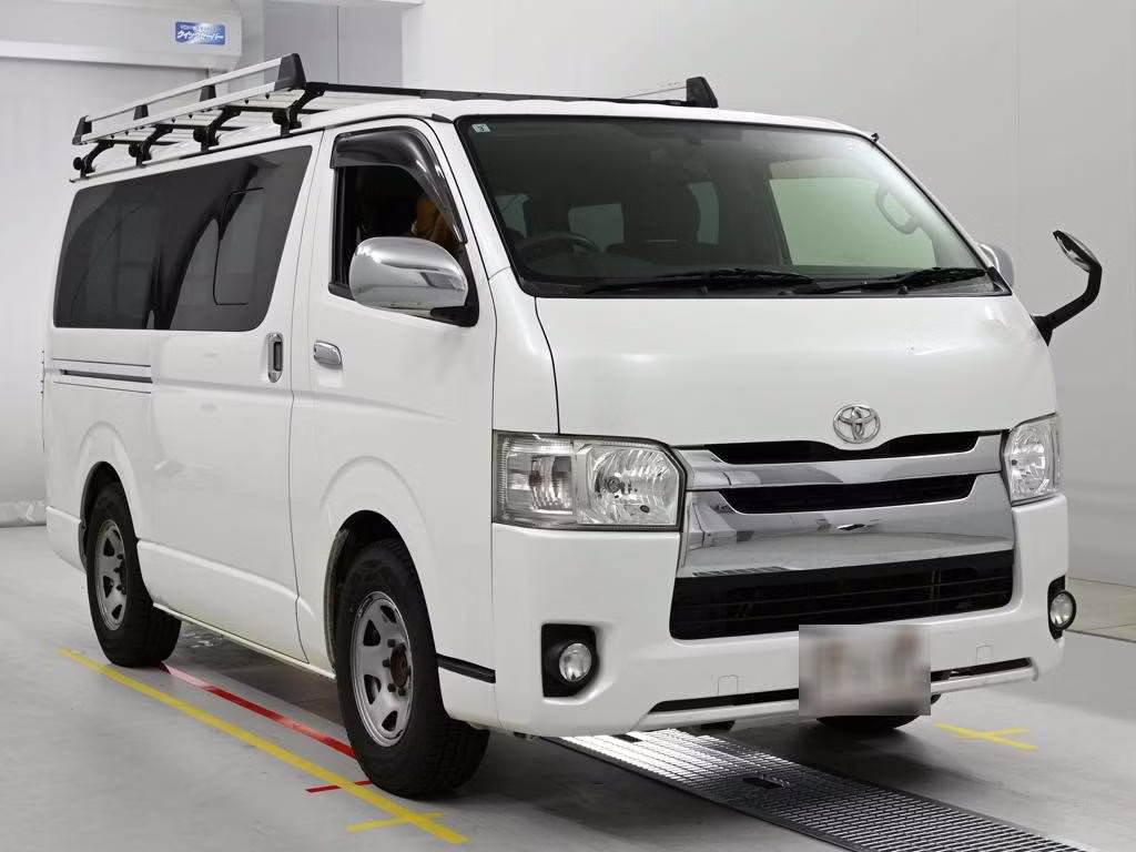 TOYOTA REGIUS ACE