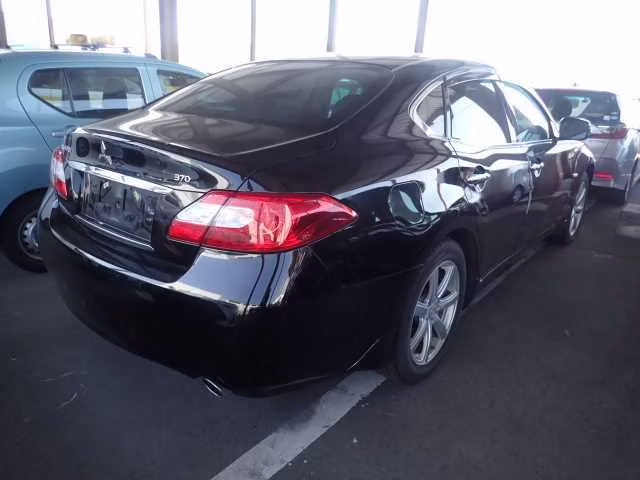 MITSUBISHI PROUDIA
