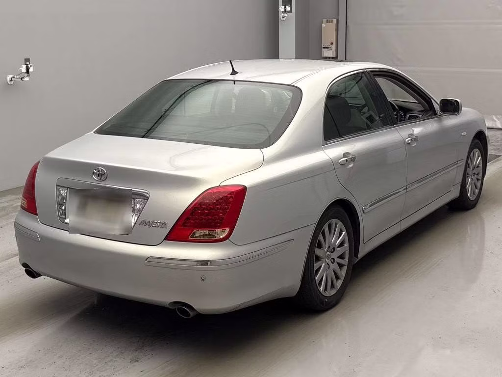 TOYOTA CROWN MAJESTA
