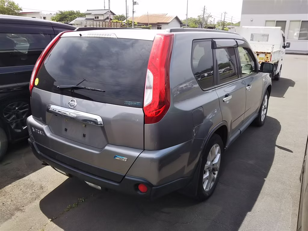 NISSAN X-TRAIL