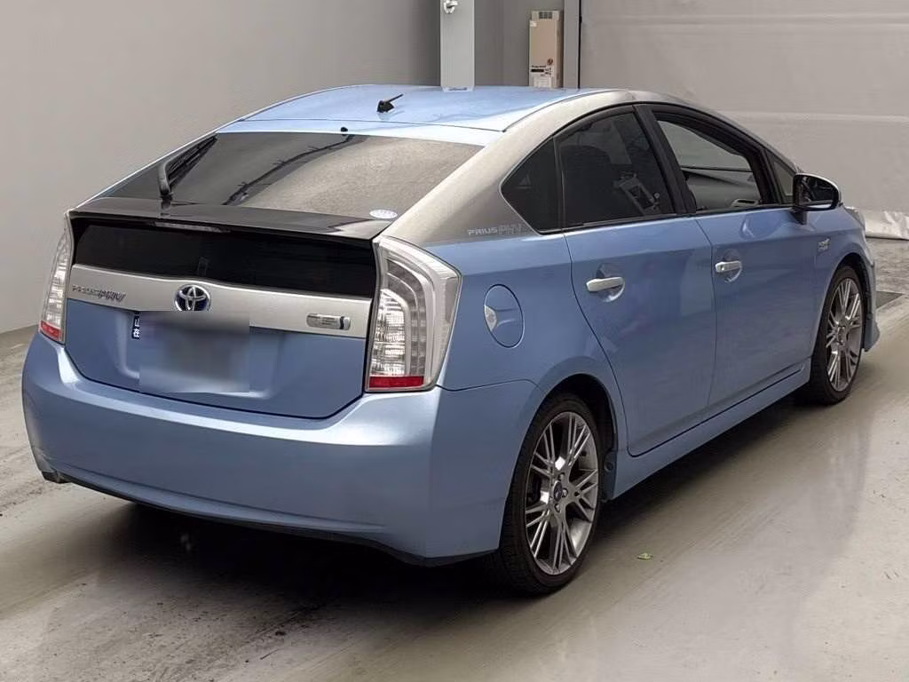 TOYOTA PRIUS PHV