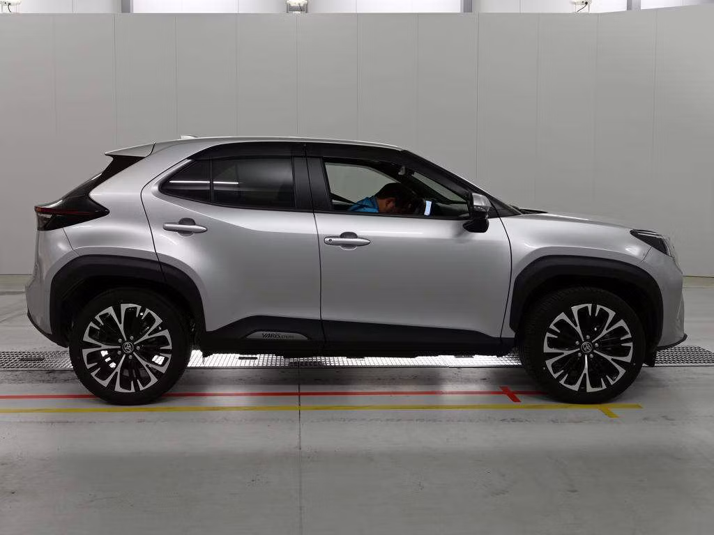 TOYOTA YARIS CROSS