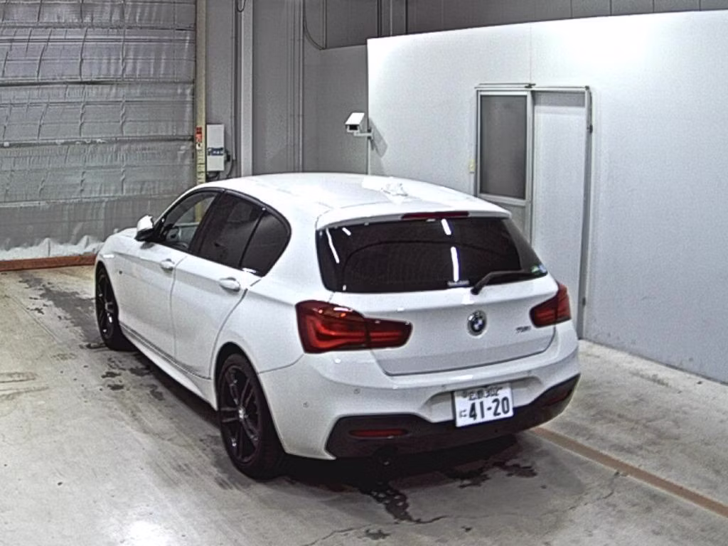 BMW 1-SERIES