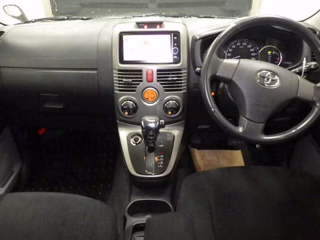 TOYOTA RUSH