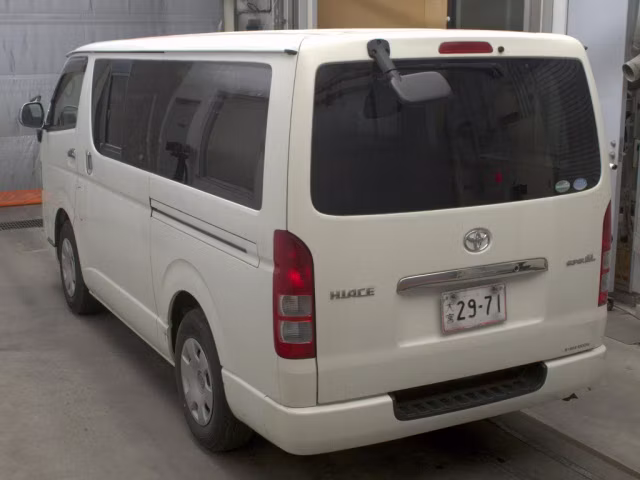 TOYOTA REGIUS ACE