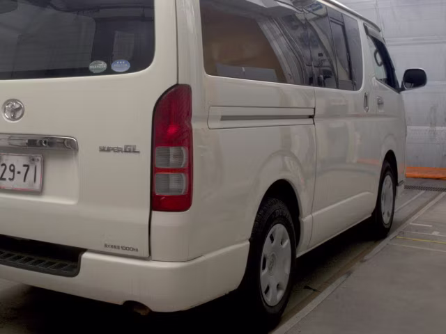 TOYOTA REGIUS ACE