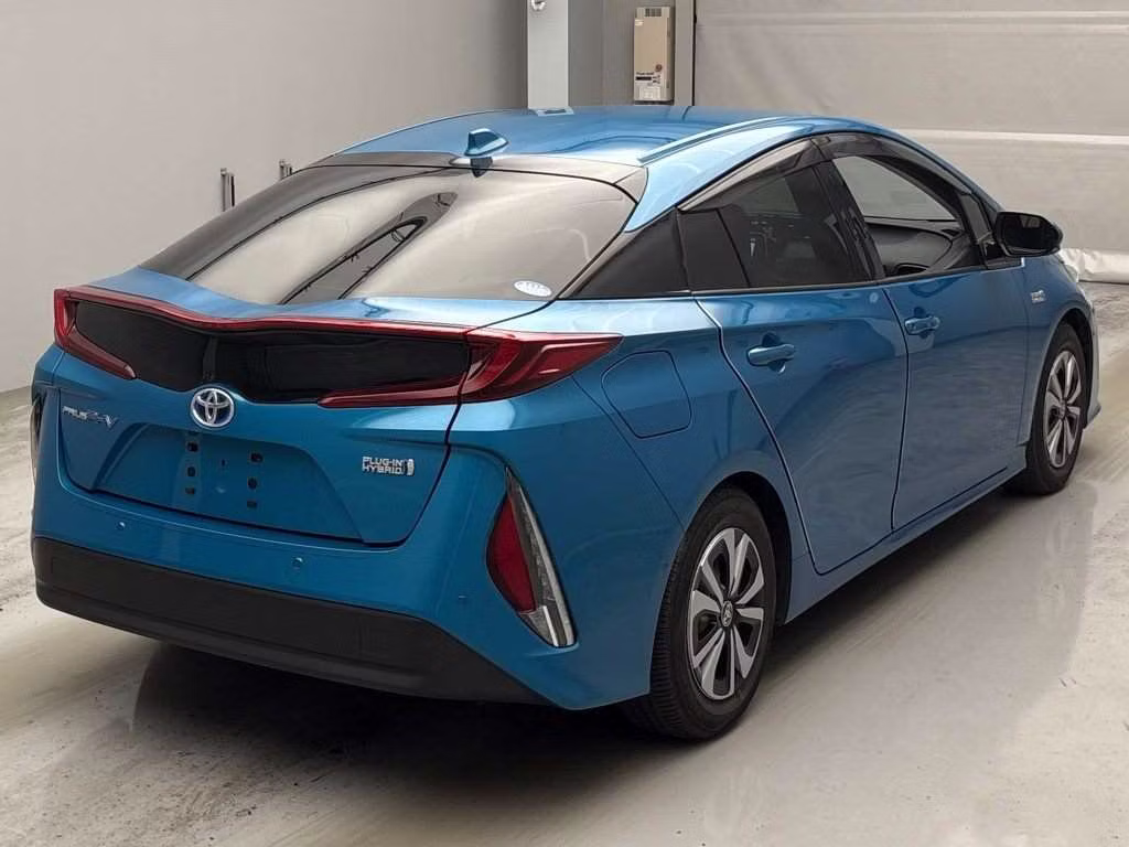TOYOTA PRIUS PHV